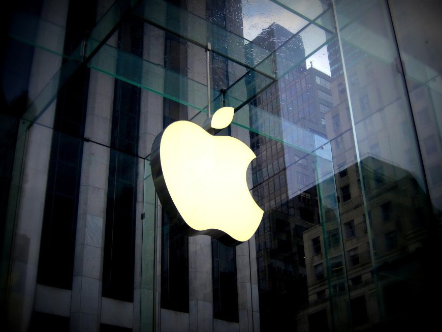 La rivoluzione AI di Apple: dai data center ai dispositivi indossabili, tutto sotto il suo controllo