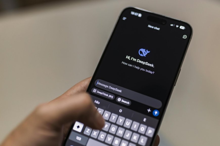 DeepSeek nel mirino: "trasferimento illegale di dati in Cina"