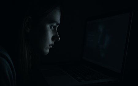 Oltre un milione di utenti di ChatGPT parla di suicidio: l’allarme di OpenAI