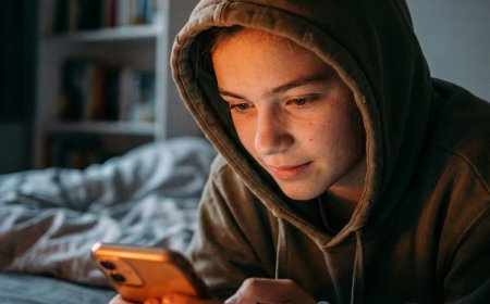 La migrazione silenziosa dei giovani dai social network agli algoritmi di senso