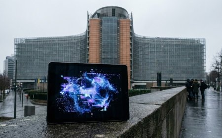 L'Europa sfida l'algoritmo ribelle di Elon Musk per i rischi dei deepfake