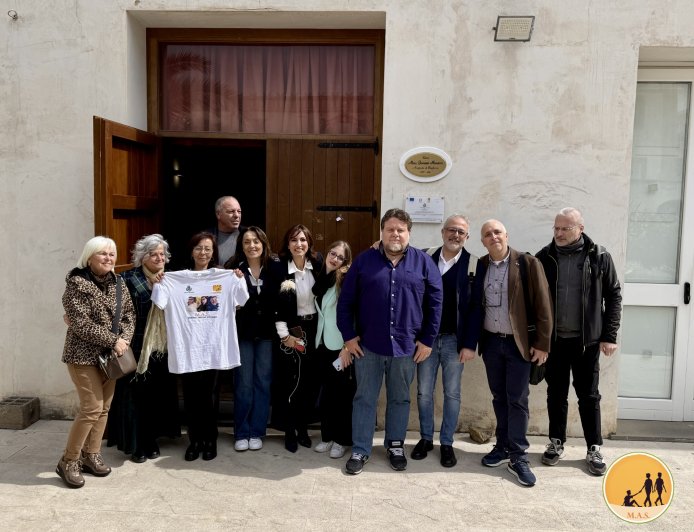 Consapevolezza digitale e violenza tra i giovani: a Bagheria la testimonianza della madre di Massimo Pirozzo commuove il teatro colmo di studenti