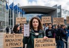 Siri AI resta fuori dall’Europa mentre continua il confronto tra Apple e Bruxelles