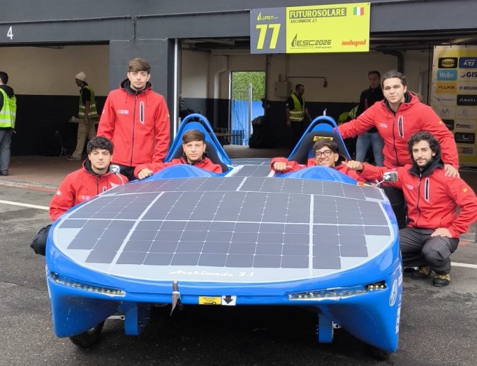 Mobilità sostenibile, l'auto solare siciliana Archimede 2.1 conquista il quinto posto in Belgio